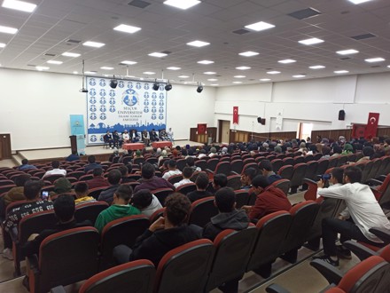 Hakikati gören görme engelli imam hatip öğrencileri ile Mevlid-i Nebi kutlaması gerçekleştirildi.